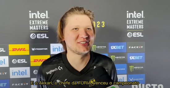 进一步让他 进一步让他